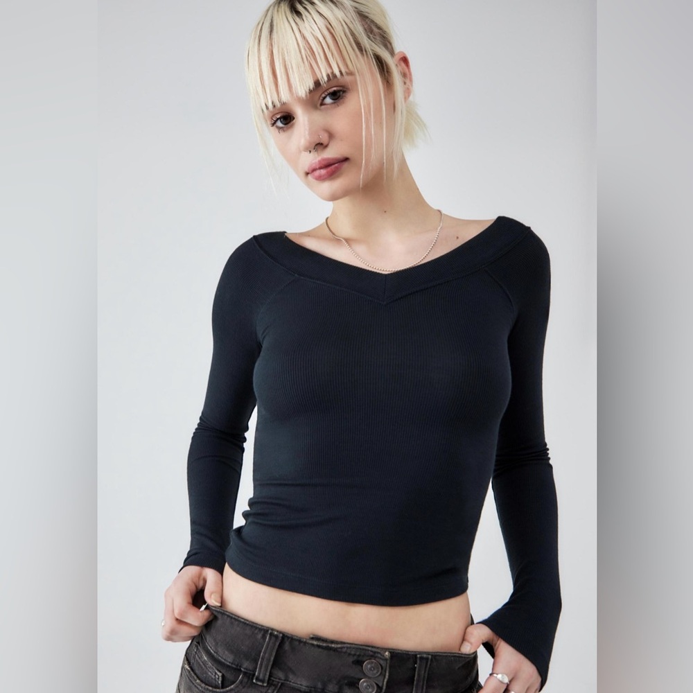 Urban Outfitters BDG Shannen Slinky V-Neck Long Sleeve T-Shirt Black